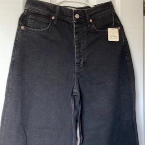 ☀️Free People black denim large bell bottom jeans☀️NWTO